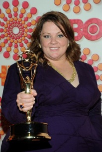 Melissa McCarthy ganadora como mejor actriz comedia por "Mike &amp; Molly". La actriz también tiene un rol en "Bridesmaids" y ha manifestado que hay interés en hacer una segunda parte de esta película.